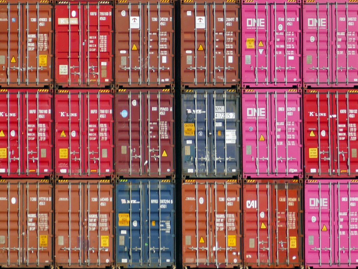 Moving Across Continents: Shipping Household&nbsp;Goods